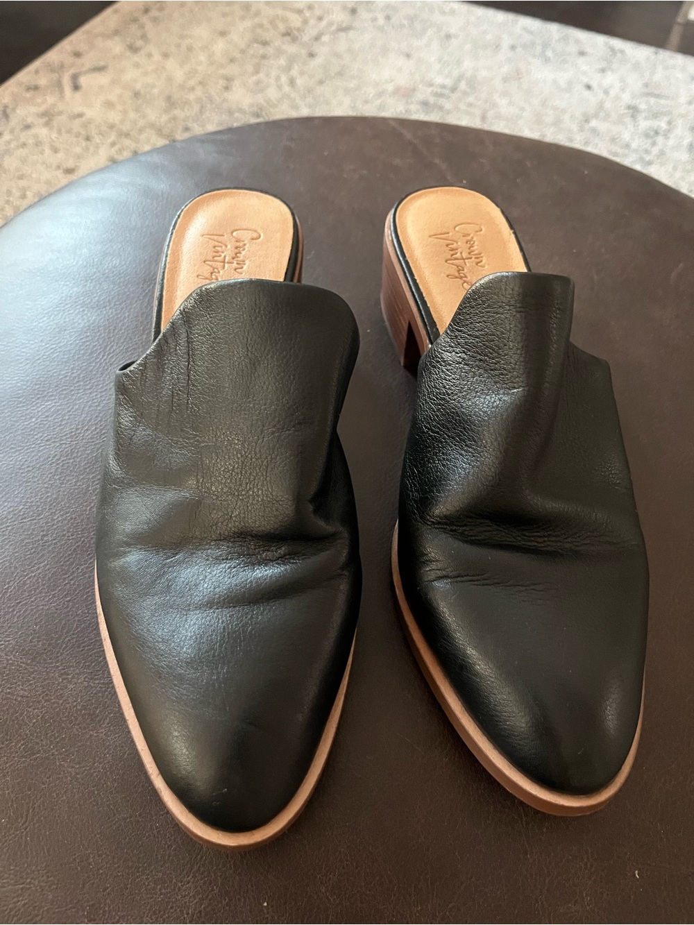 Crown Vintage Black Leather Slip-On Mules with Tan Trim - Size 7.5